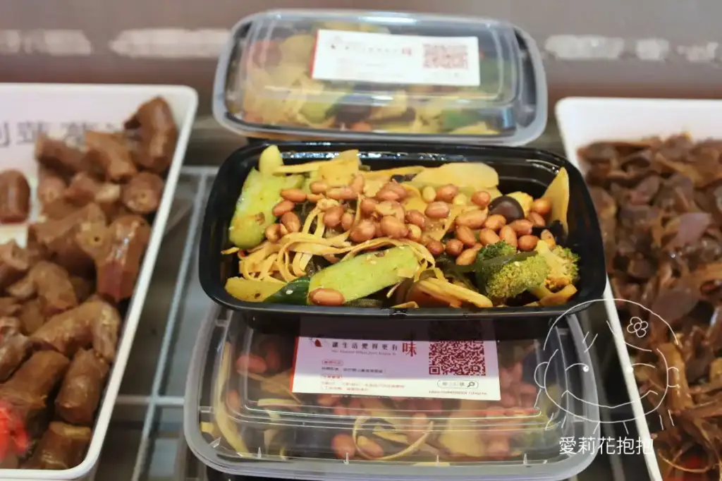 麻利連夢滷店內麻辣雞爪